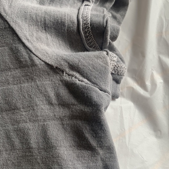 Mens striped grey  VNeck tShirt - Picture 8 of 11